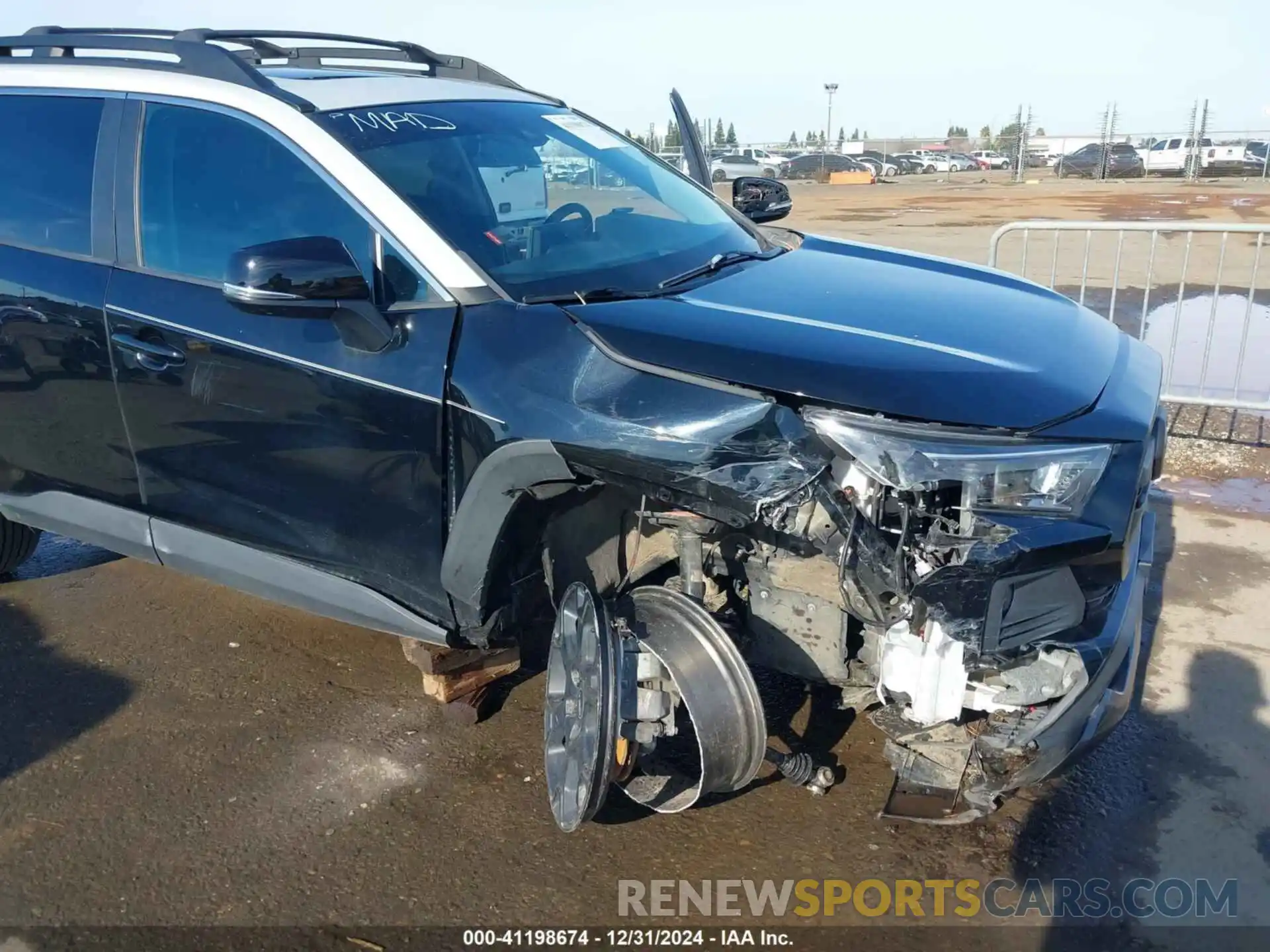 6 Photograph of a damaged car 2T3J1RFV5LC088313 TOYOTA RAV4 2020