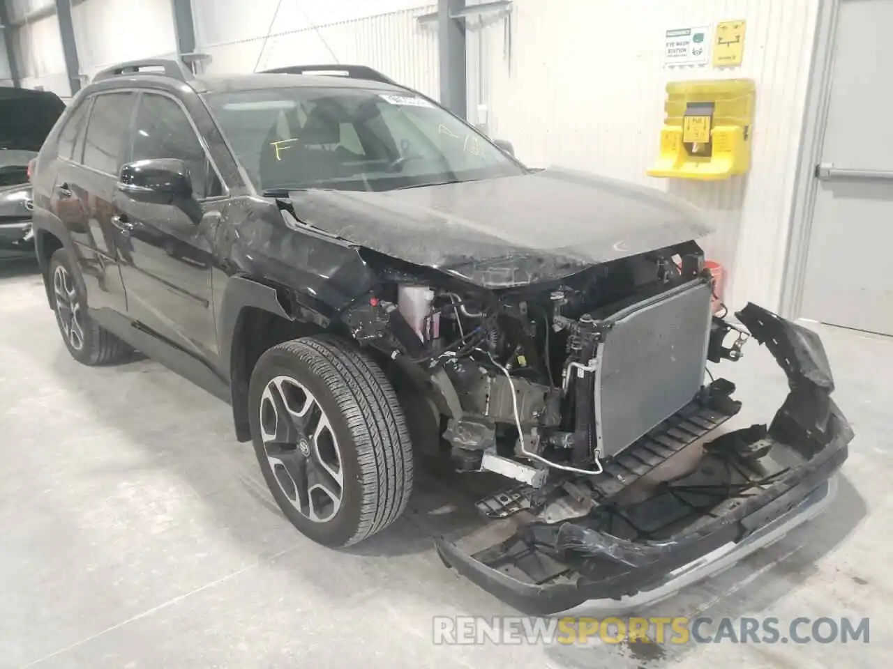 1 Photograph of a damaged car 2T3J1RFV5LC094337 TOYOTA RAV4 2020