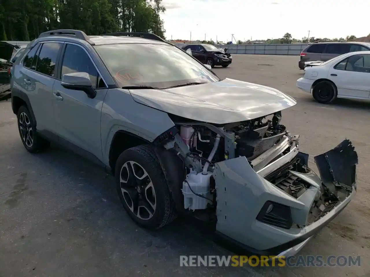 1 Photograph of a damaged car 2T3J1RFV5LC108611 TOYOTA RAV4 2020