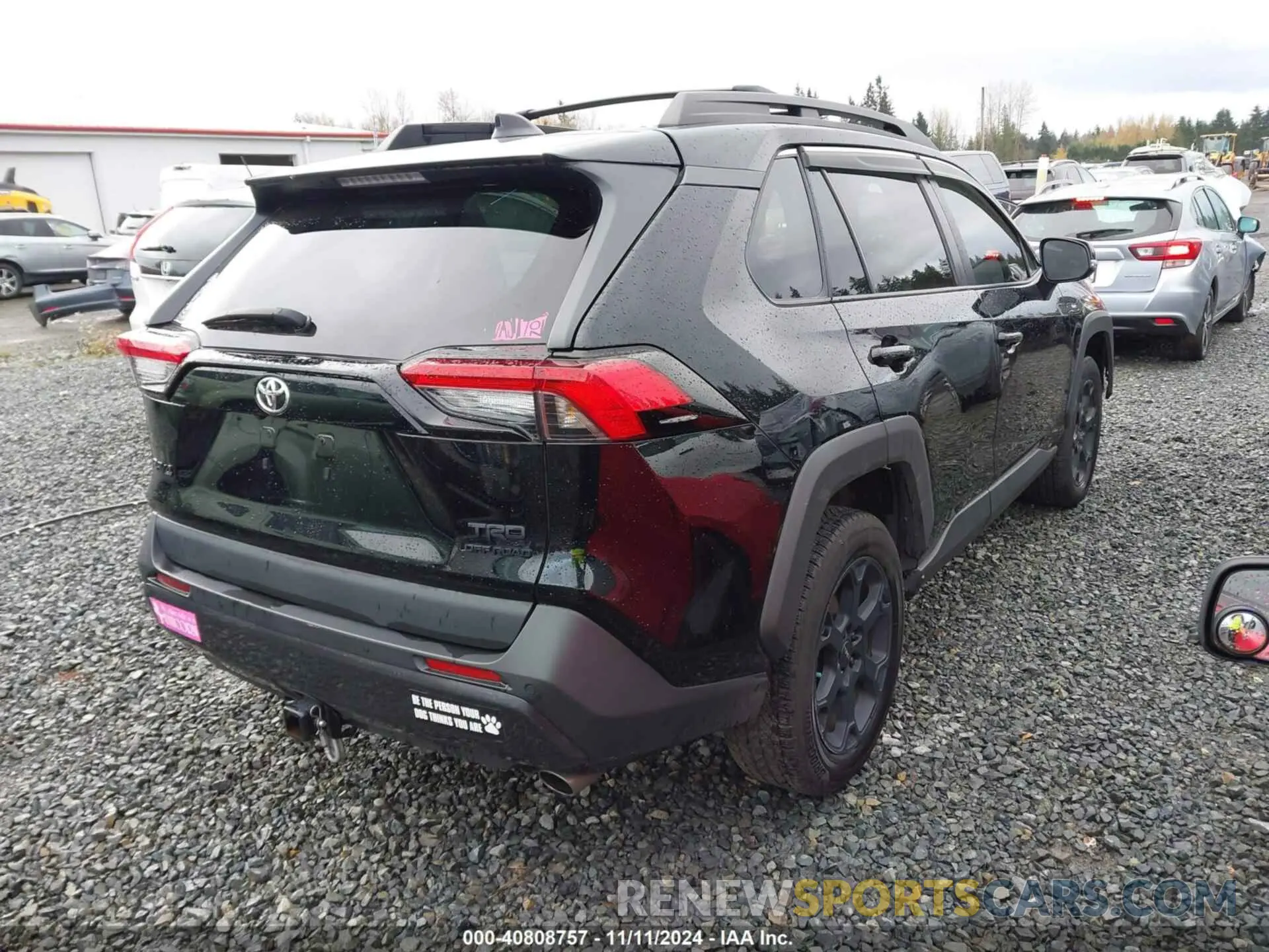 4 Photograph of a damaged car 2T3J1RFV5LC110620 TOYOTA RAV4 2020