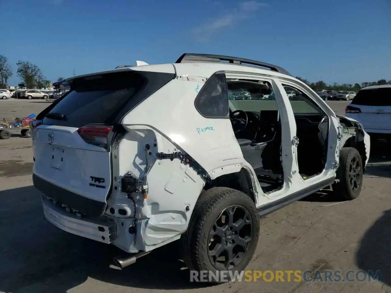 3 Photograph of a damaged car 2T3J1RFV5LC112660 TOYOTA RAV4 2020