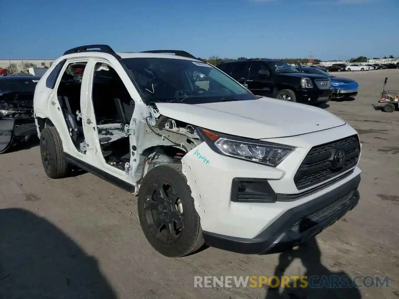 4 Photograph of a damaged car 2T3J1RFV5LC112660 TOYOTA RAV4 2020