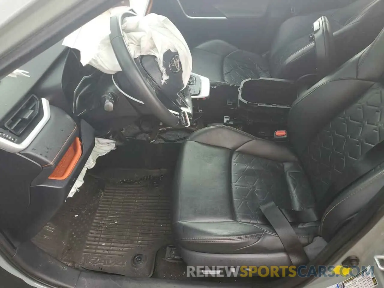 7 Photograph of a damaged car 2T3J1RFV6LC074260 TOYOTA RAV4 2020
