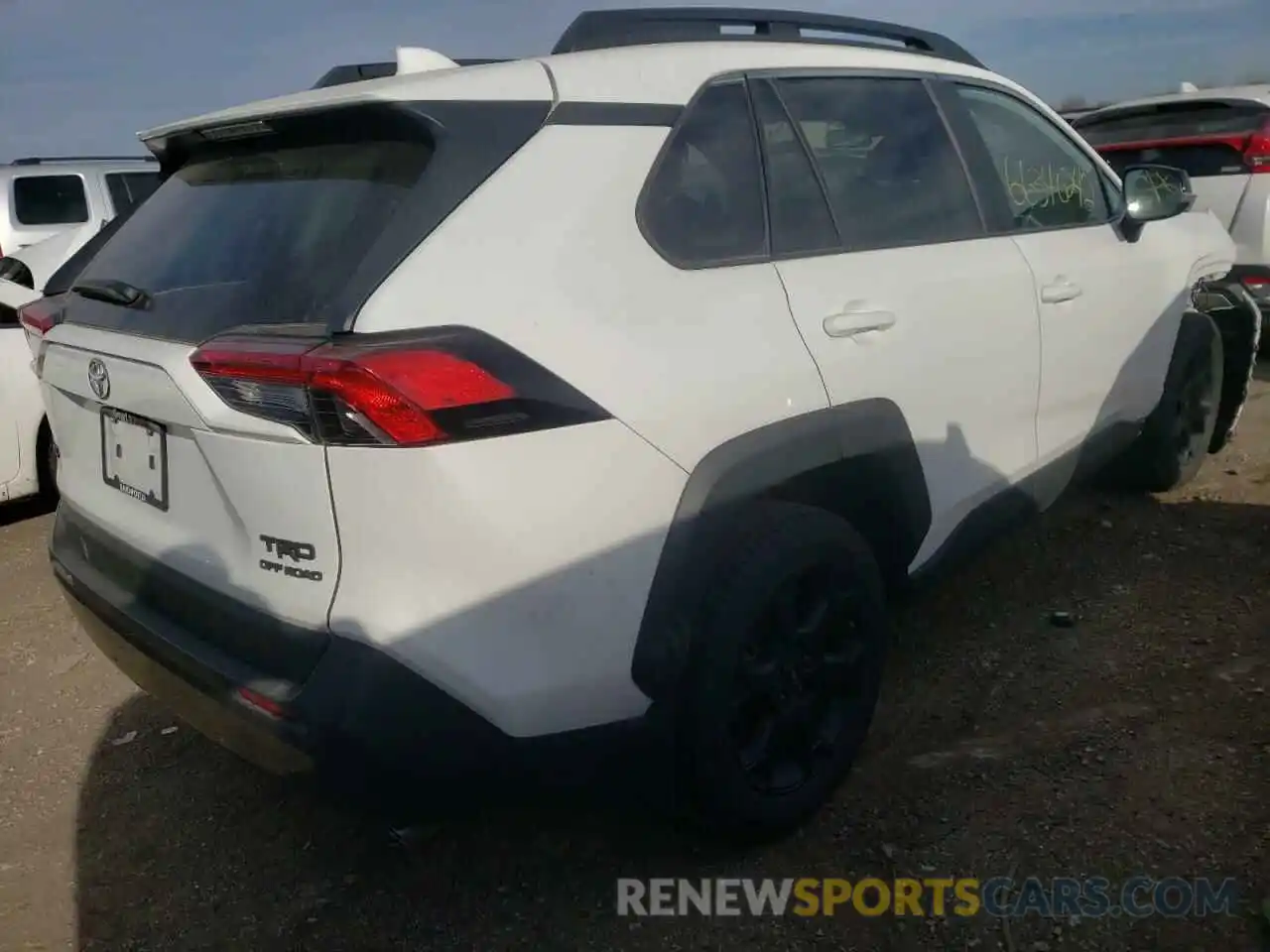 4 Photograph of a damaged car 2T3J1RFV6LC080754 TOYOTA RAV4 2020