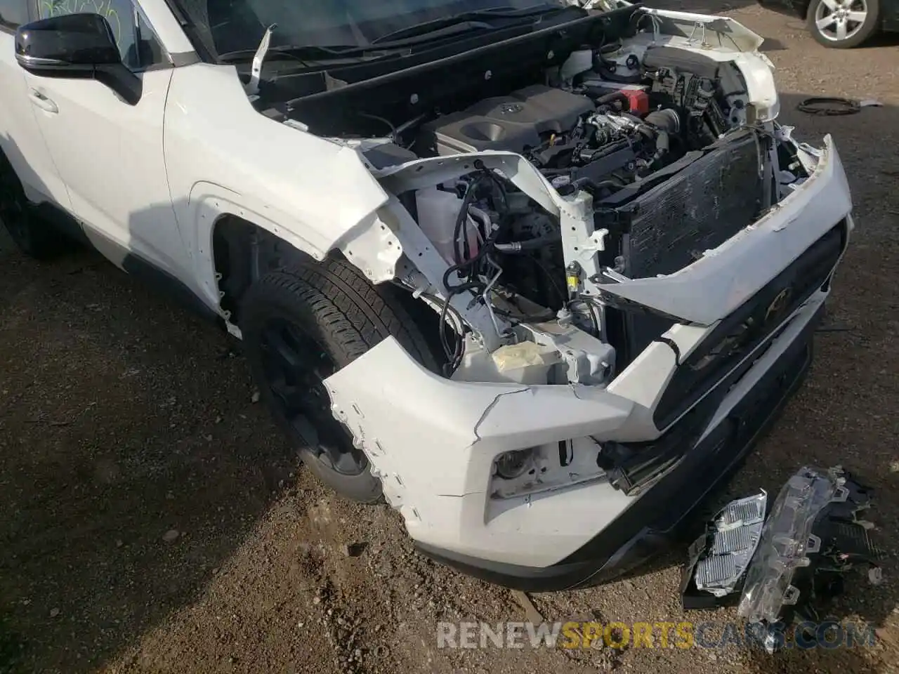 9 Photograph of a damaged car 2T3J1RFV6LC080754 TOYOTA RAV4 2020