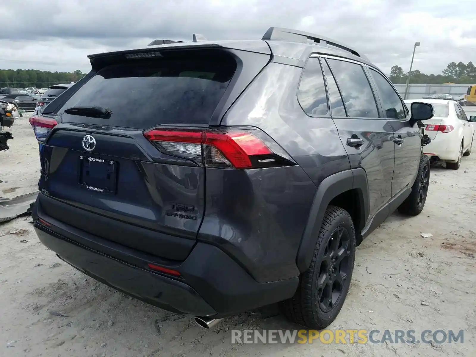 4 Photograph of a damaged car 2T3J1RFV6LC110349 TOYOTA RAV4 2020