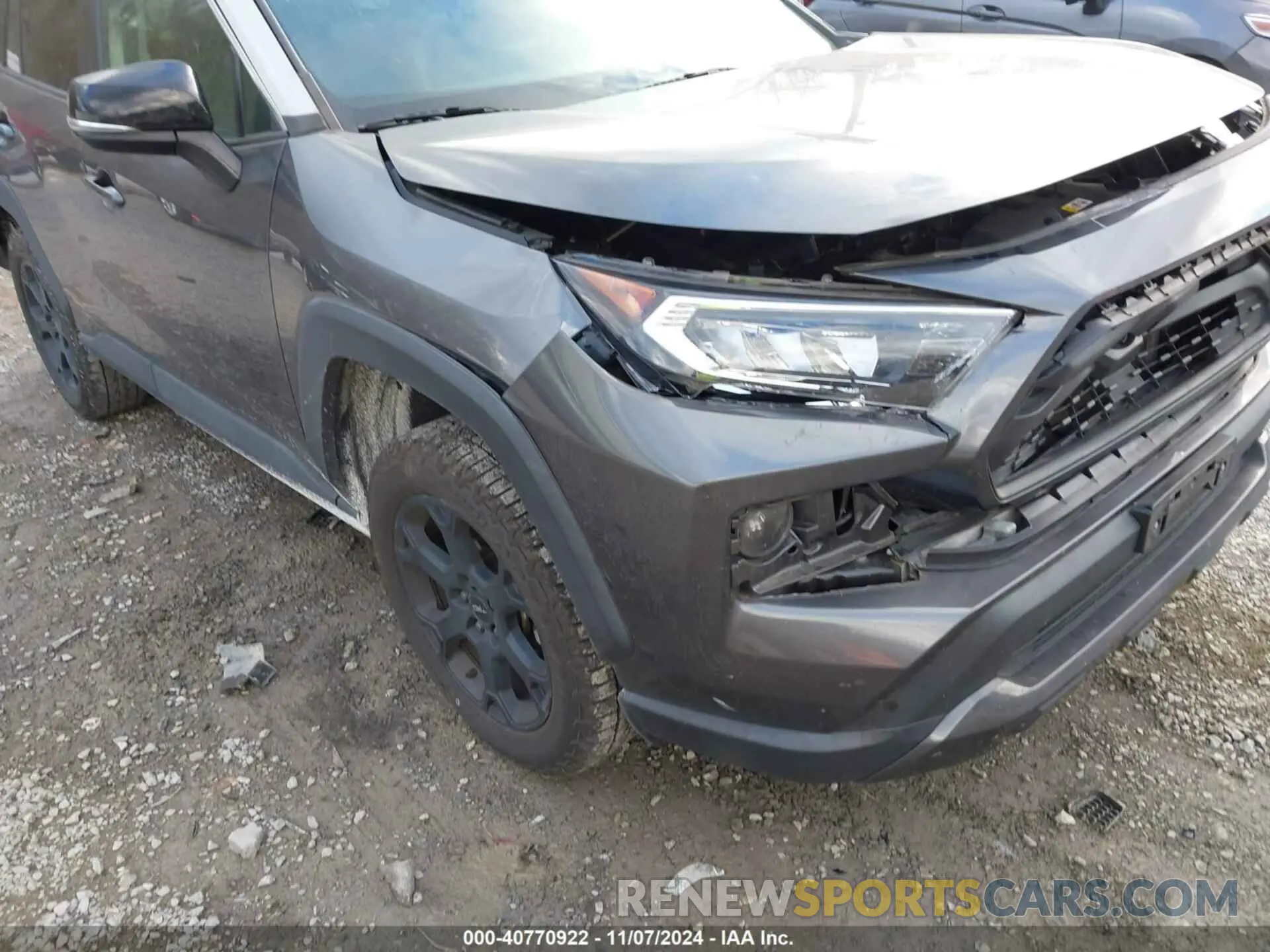 18 Photograph of a damaged car 2T3J1RFV7LC078785 TOYOTA RAV4 2020