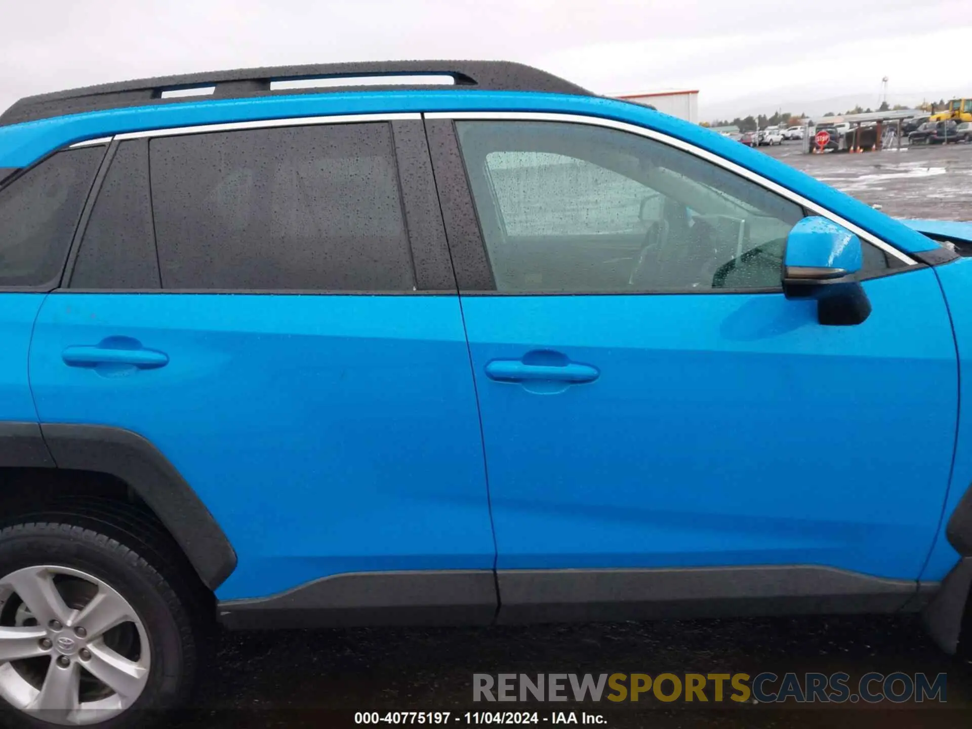 14 Photograph of a damaged car 2T3J1RFV7LC090077 TOYOTA RAV4 2020