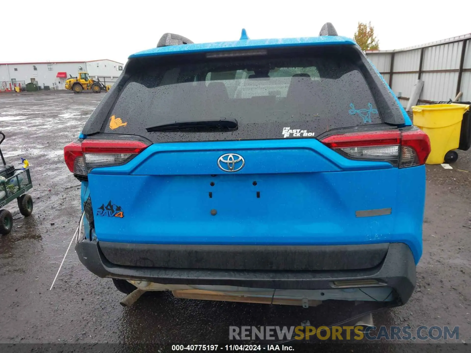 17 Photograph of a damaged car 2T3J1RFV7LC090077 TOYOTA RAV4 2020