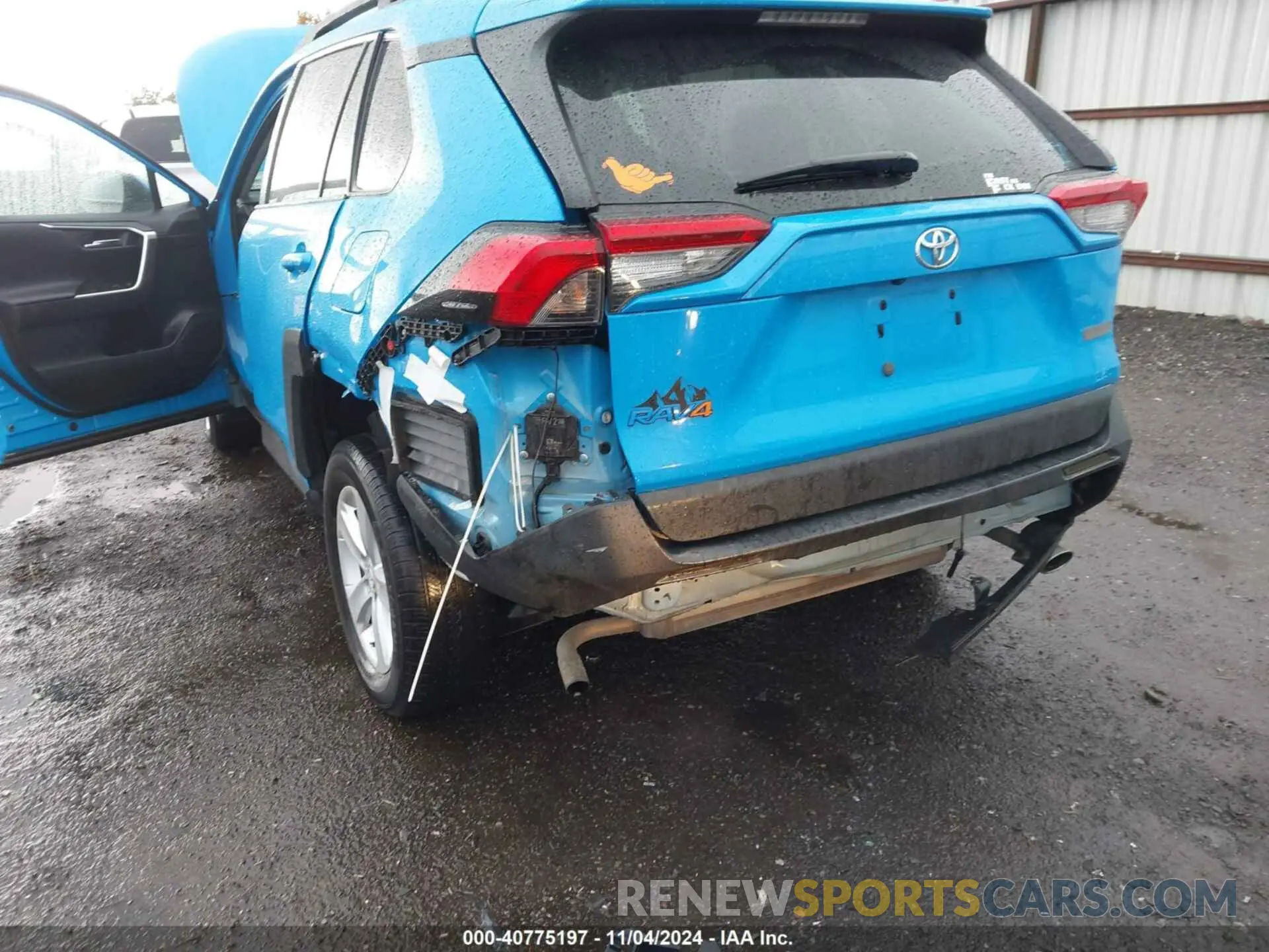 6 Photograph of a damaged car 2T3J1RFV7LC090077 TOYOTA RAV4 2020