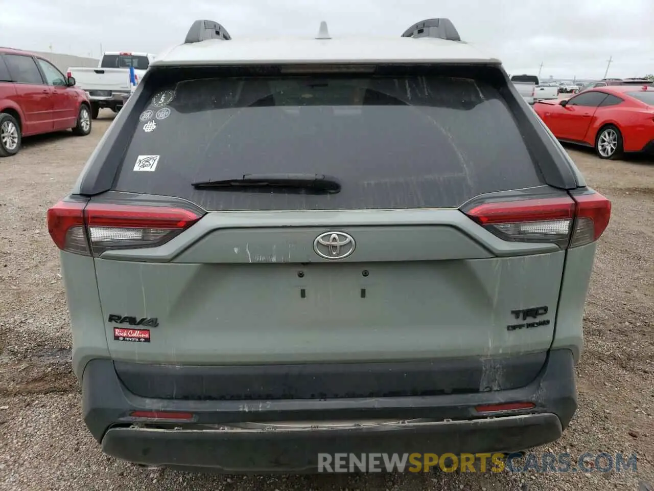 6 Photograph of a damaged car 2T3J1RFV7LC098616 TOYOTA RAV4 2020