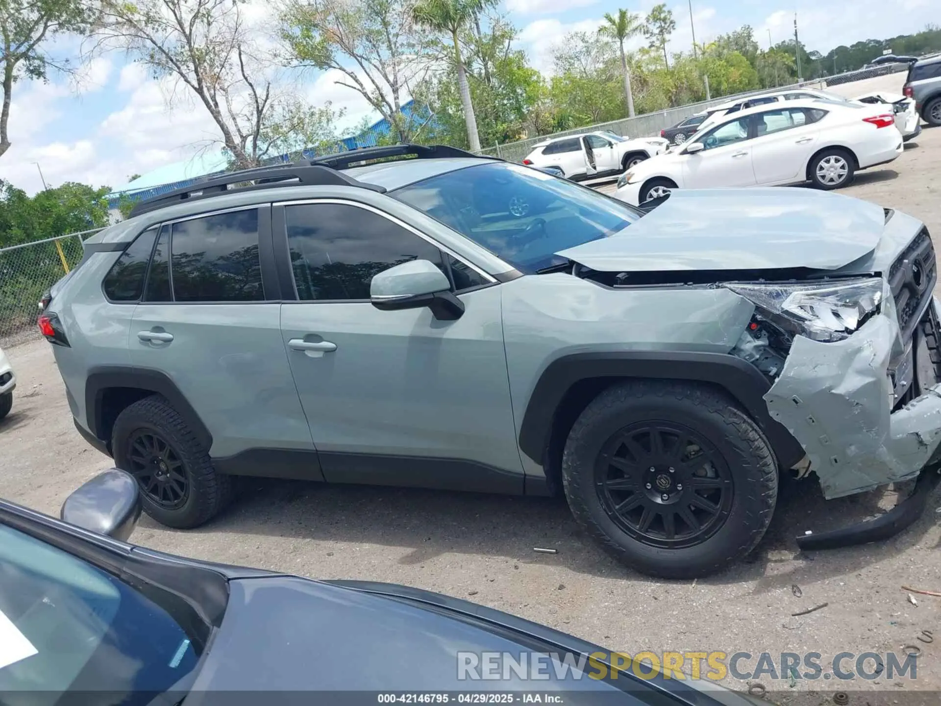 13 Photograph of a damaged car 2T3J1RFV7LC128780 TOYOTA RAV4 2020