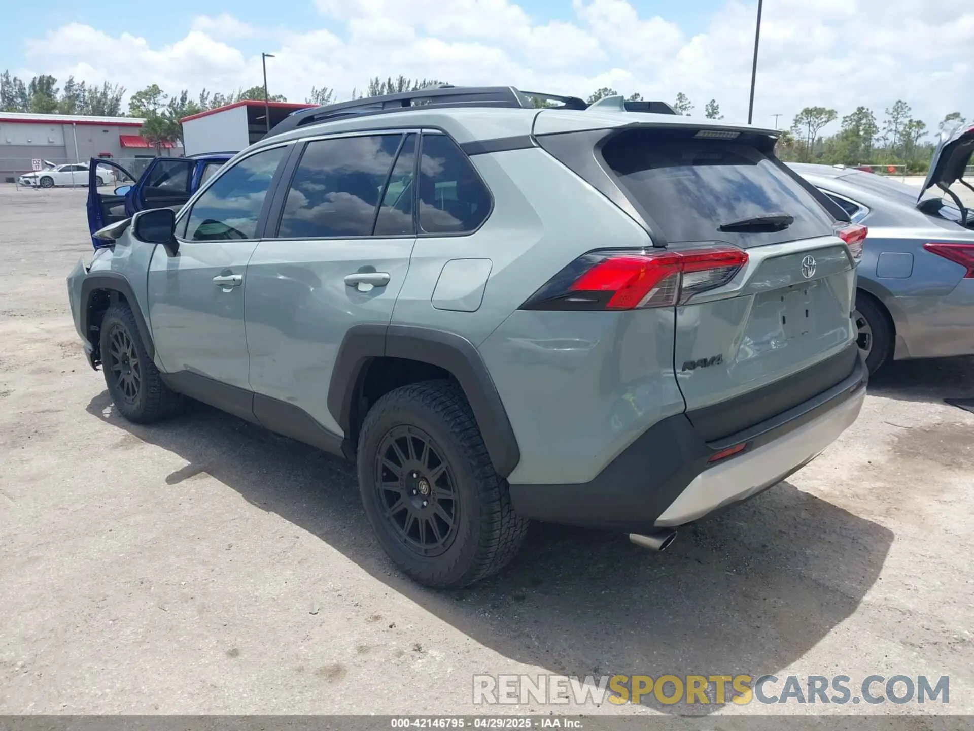3 Photograph of a damaged car 2T3J1RFV7LC128780 TOYOTA RAV4 2020