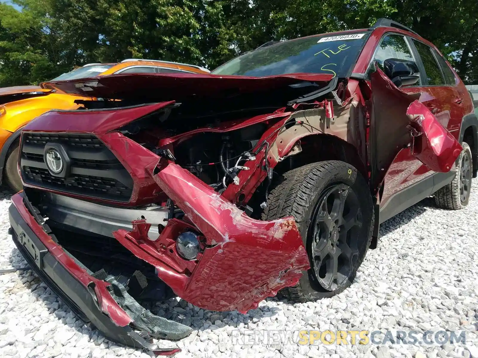 9 Photograph of a damaged car 2T3J1RFV8LC072154 TOYOTA RAV4 2020