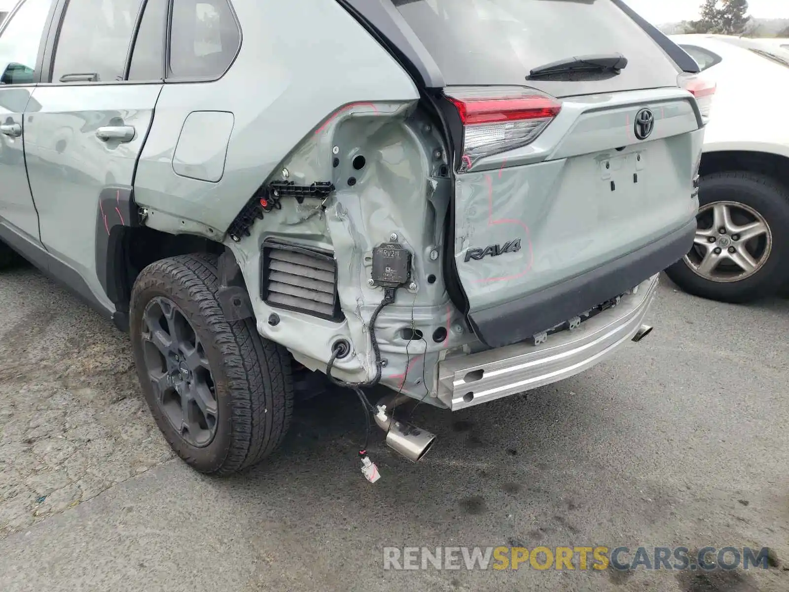 9 Photograph of a damaged car 2T3J1RFV8LC085521 TOYOTA RAV4 2020