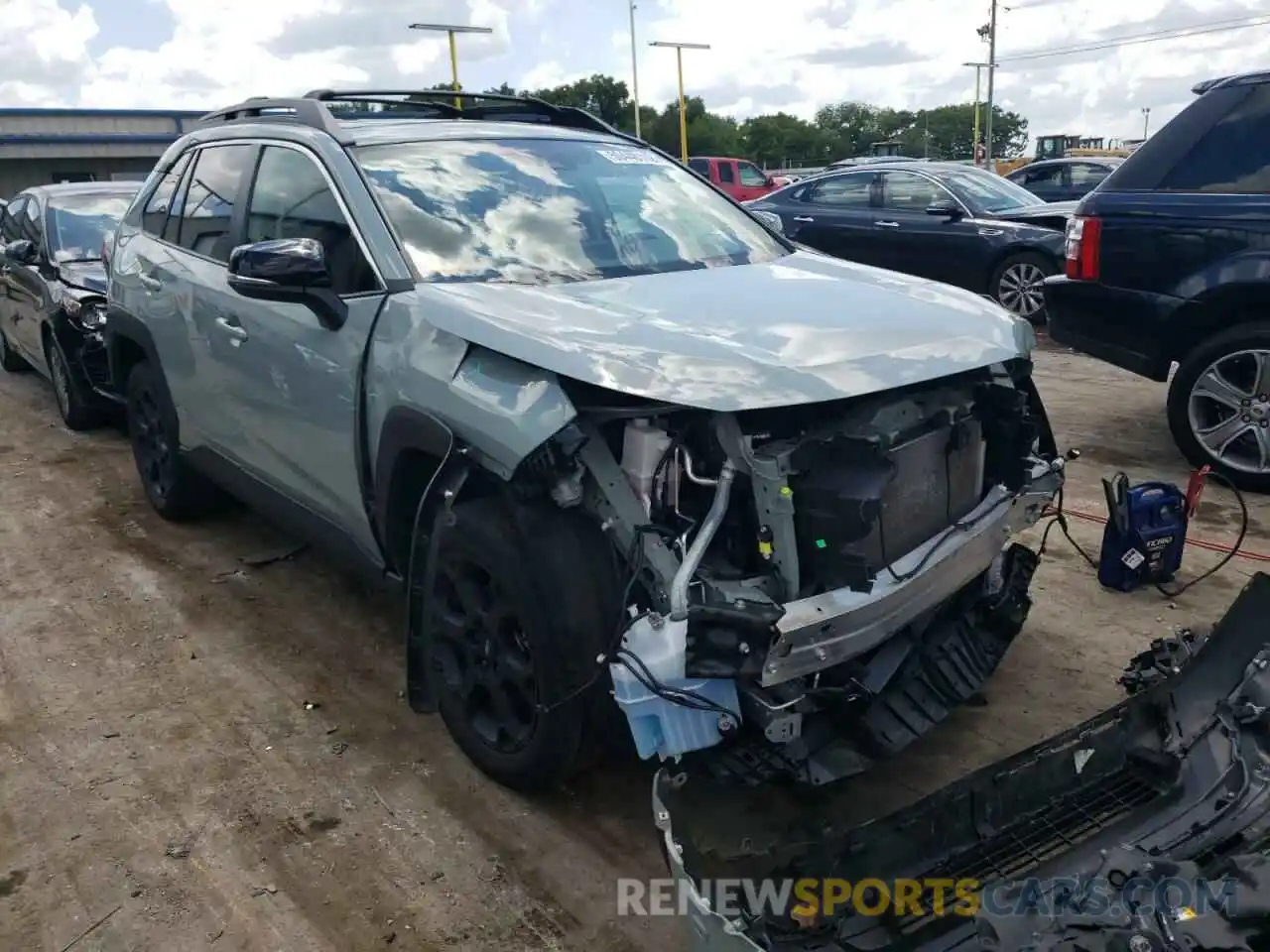 1 Photograph of a damaged car 2T3J1RFV8LC094204 TOYOTA RAV4 2020