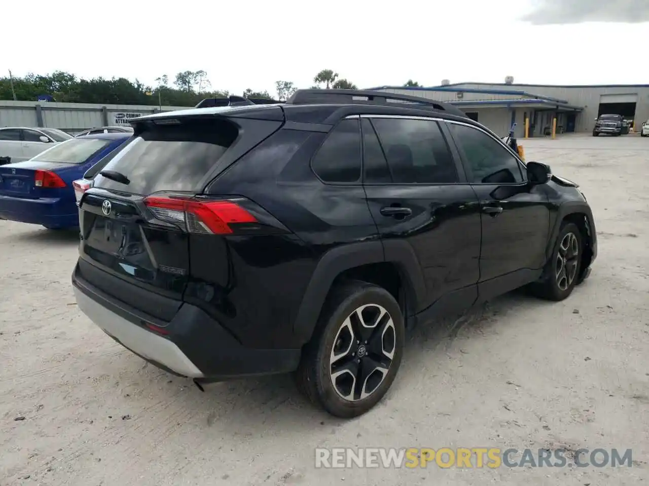 4 Photograph of a damaged car 2T3J1RFV8LC129243 TOYOTA RAV4 2020