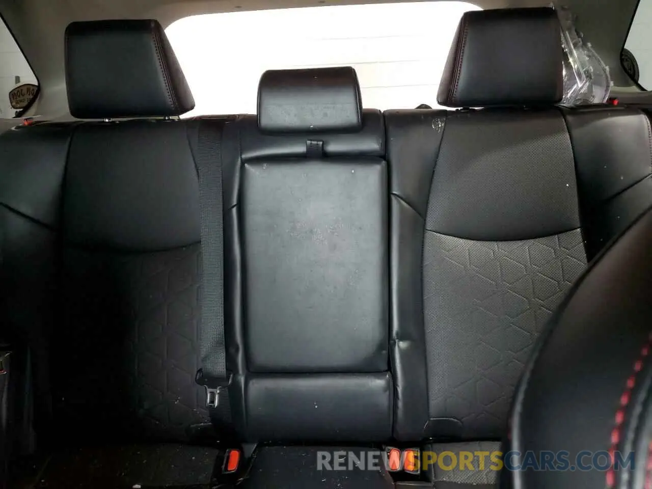 10 Photograph of a damaged car 2T3J1RFV9LC062894 TOYOTA RAV4 2020