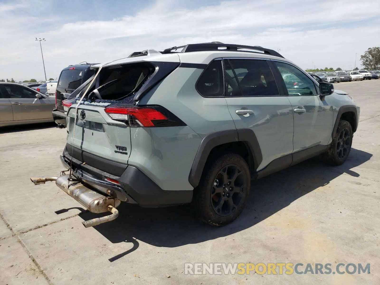 4 Photograph of a damaged car 2T3J1RFV9LC065570 TOYOTA RAV4 2020