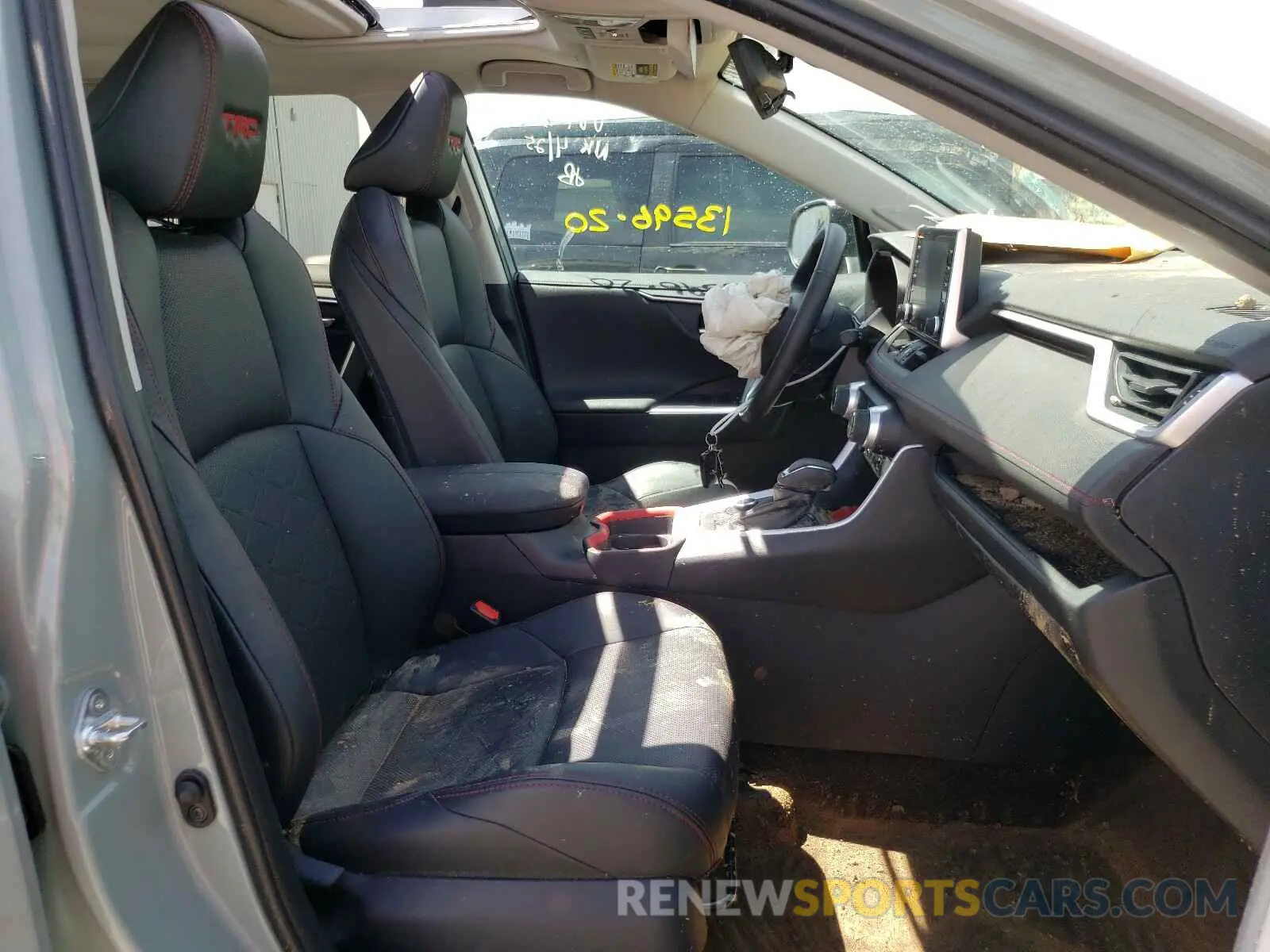 5 Photograph of a damaged car 2T3J1RFV9LC065570 TOYOTA RAV4 2020