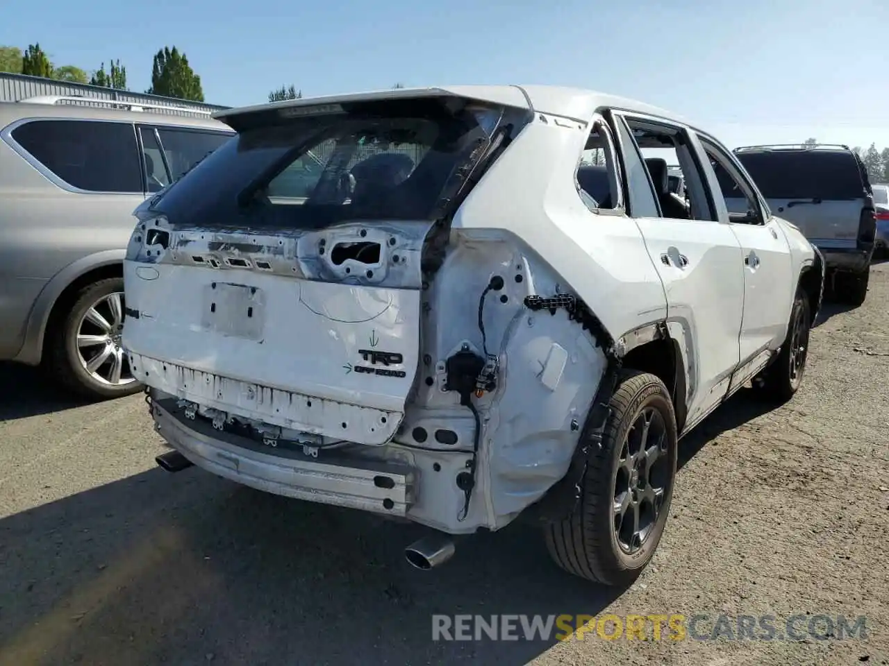 4 Photograph of a damaged car 2T3J1RFV9LC072017 TOYOTA RAV4 2020