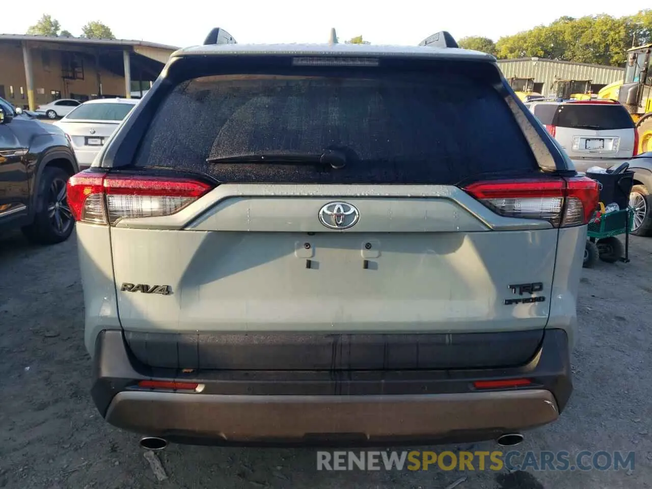 6 Photograph of a damaged car 2T3J1RFVXLC075458 TOYOTA RAV4 2020