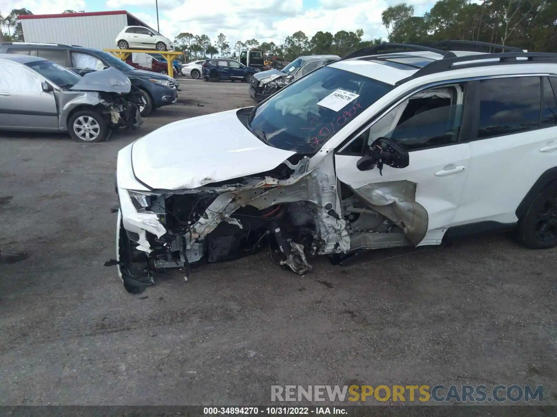 6 Photograph of a damaged car 2T3J1RFVXLC080904 TOYOTA RAV4 2020