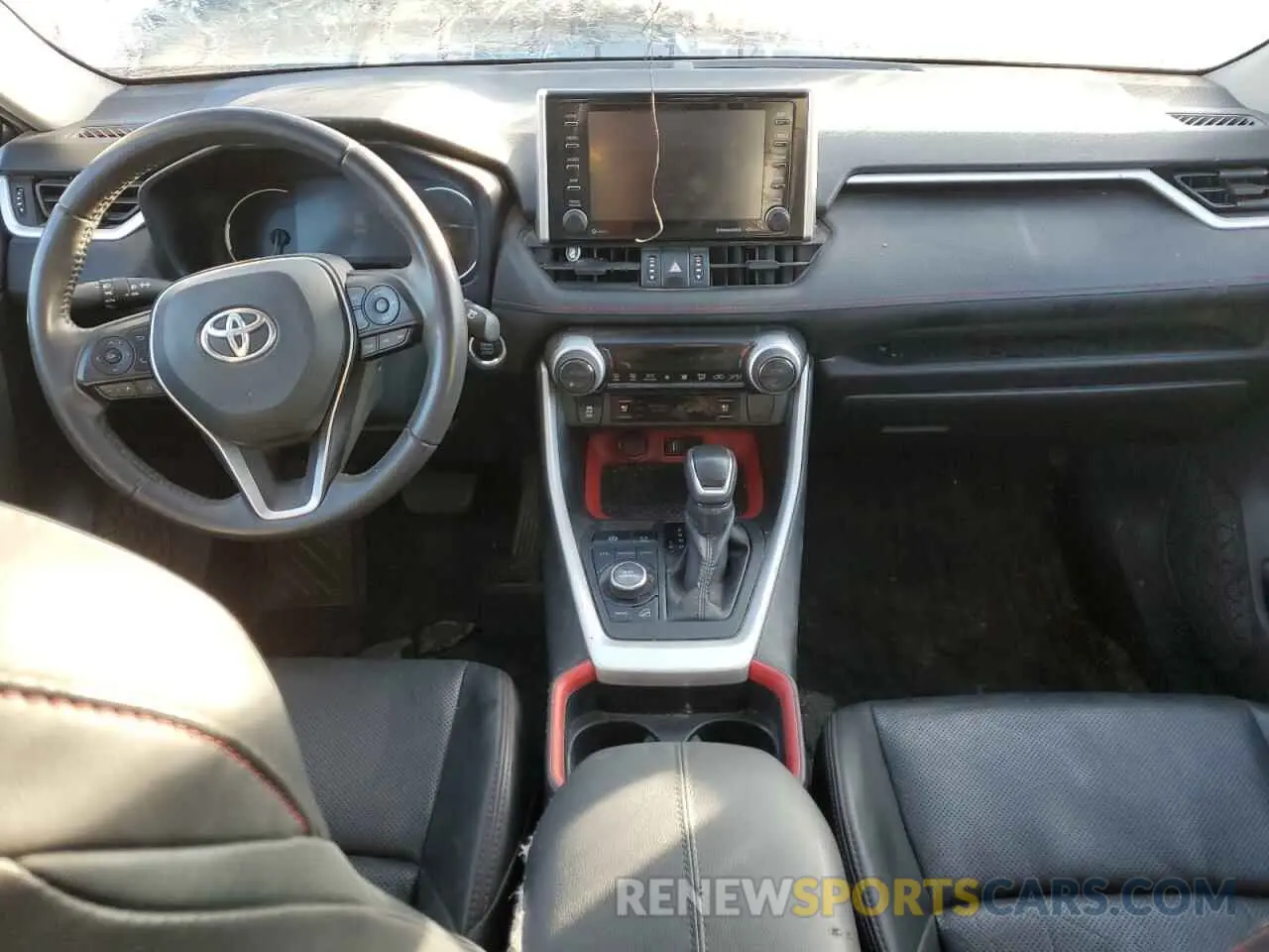 8 Photograph of a damaged car 2T3J1RFVXLC087528 TOYOTA RAV4 2020