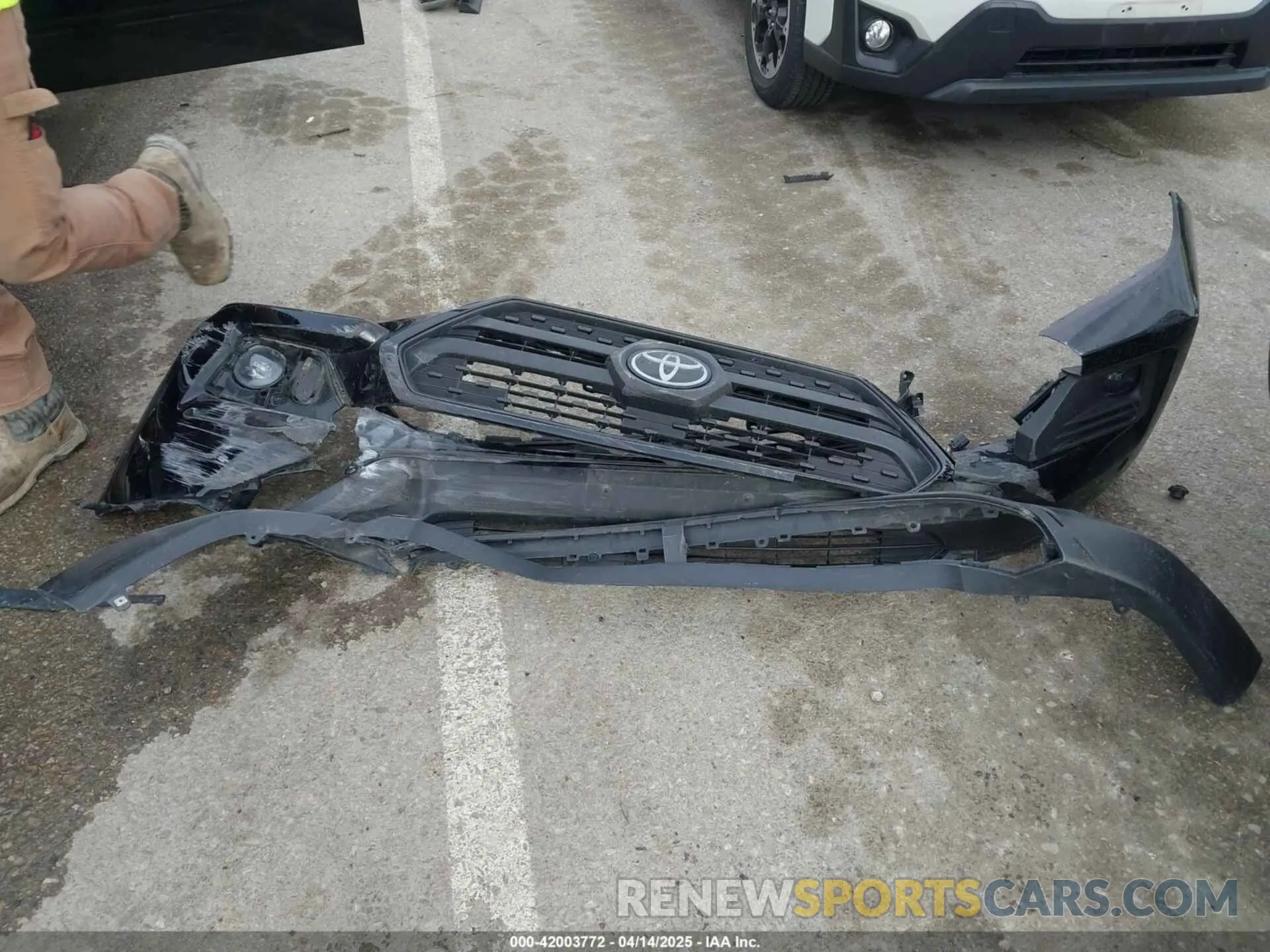 12 Photograph of a damaged car 2T3J1RFVXLC114176 TOYOTA RAV4 2020