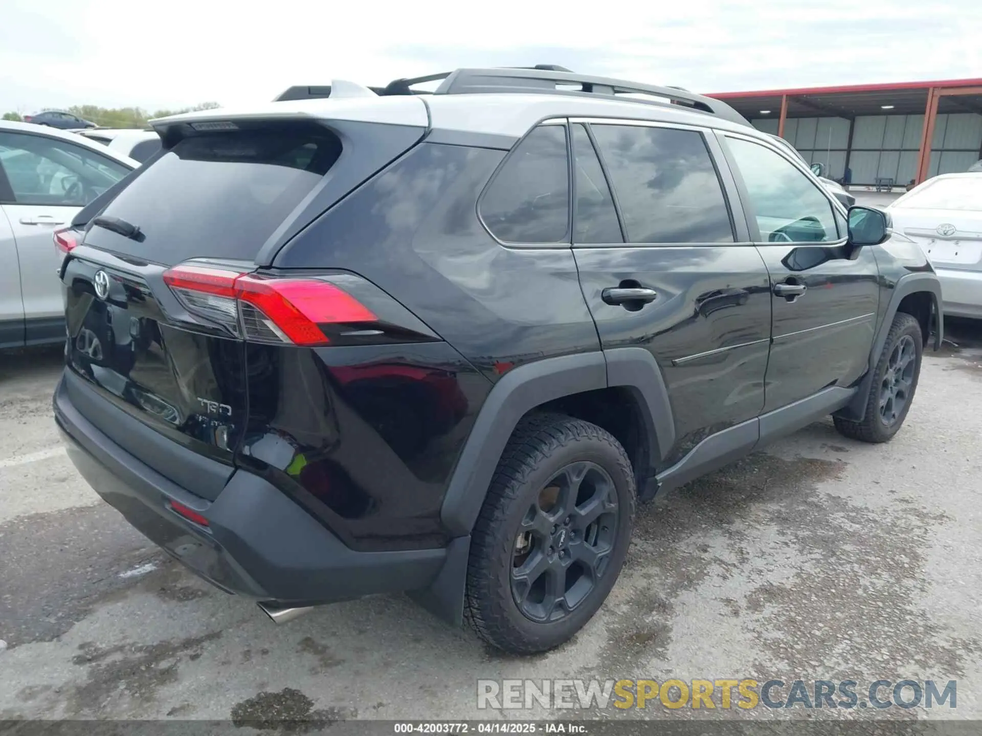 4 Photograph of a damaged car 2T3J1RFVXLC114176 TOYOTA RAV4 2020