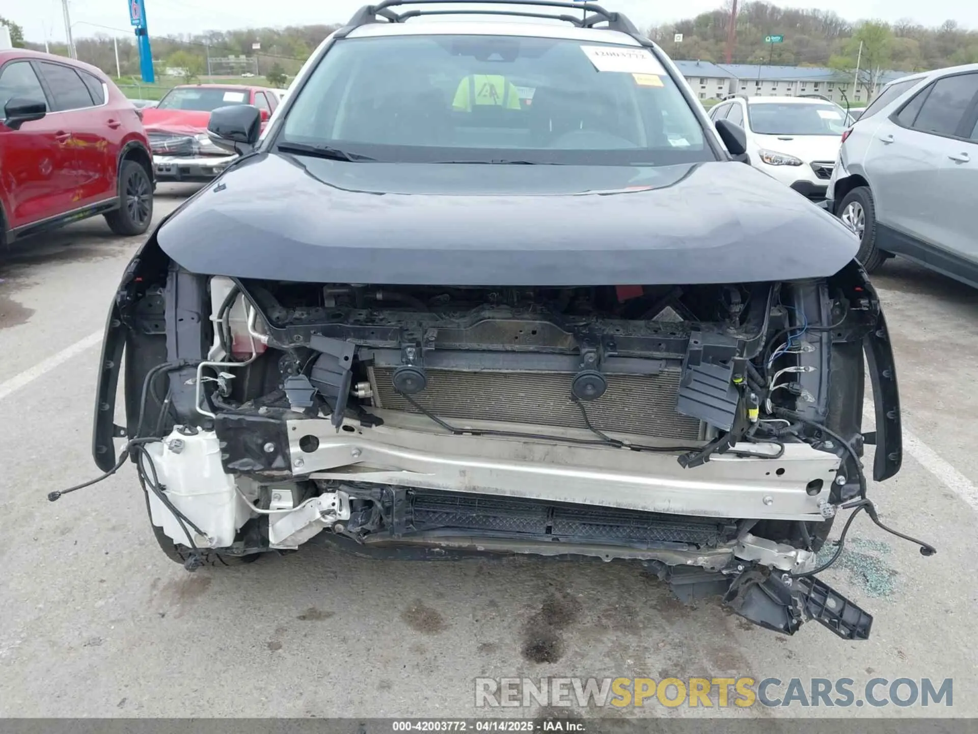 6 Photograph of a damaged car 2T3J1RFVXLC114176 TOYOTA RAV4 2020