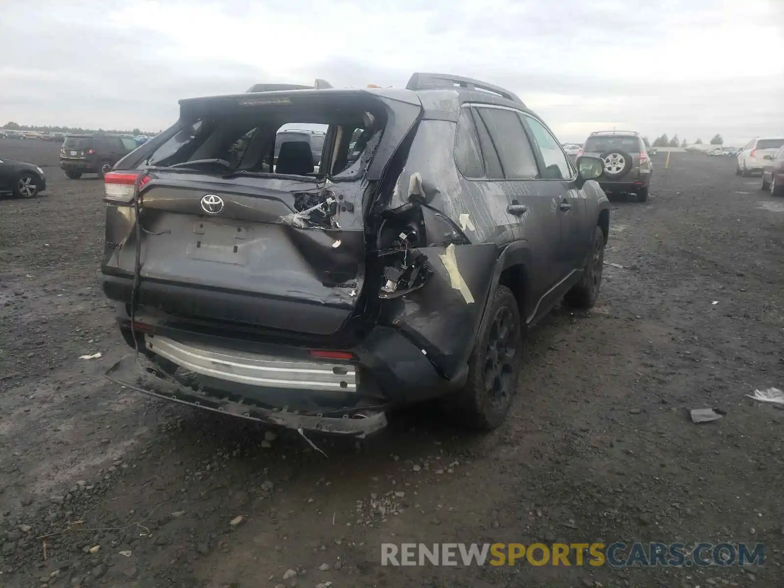 4 Photograph of a damaged car 2T3J1RFVXLC116073 TOYOTA RAV4 2020