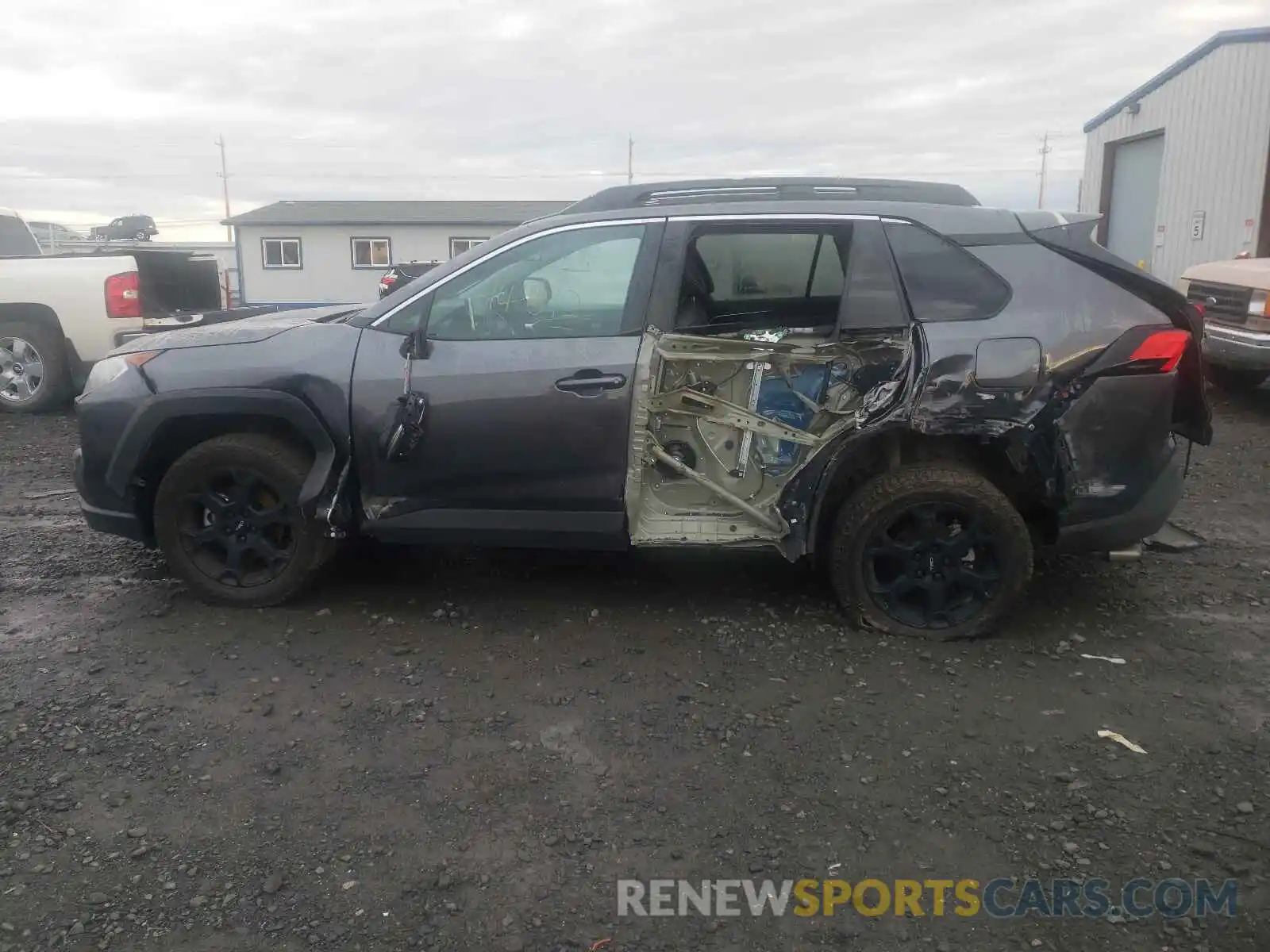 9 Photograph of a damaged car 2T3J1RFVXLC116073 TOYOTA RAV4 2020