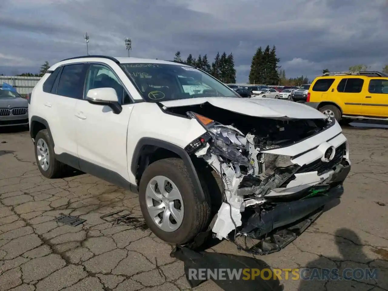 1 Photograph of a damaged car 2T3K1RFV0LW061572 TOYOTA RAV4 2020