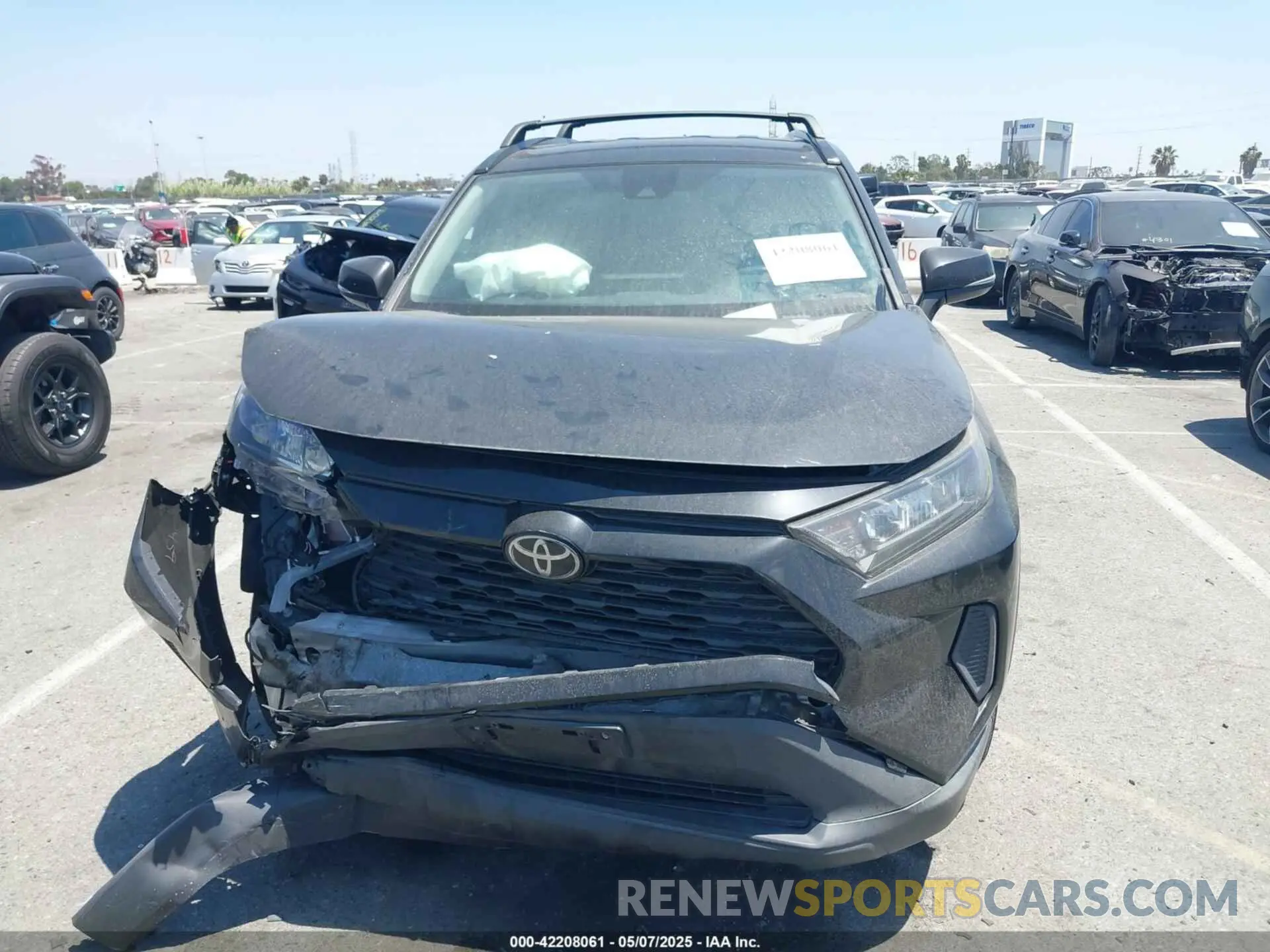 12 Photograph of a damaged car 2T3K1RFV0LW064469 TOYOTA RAV4 2020