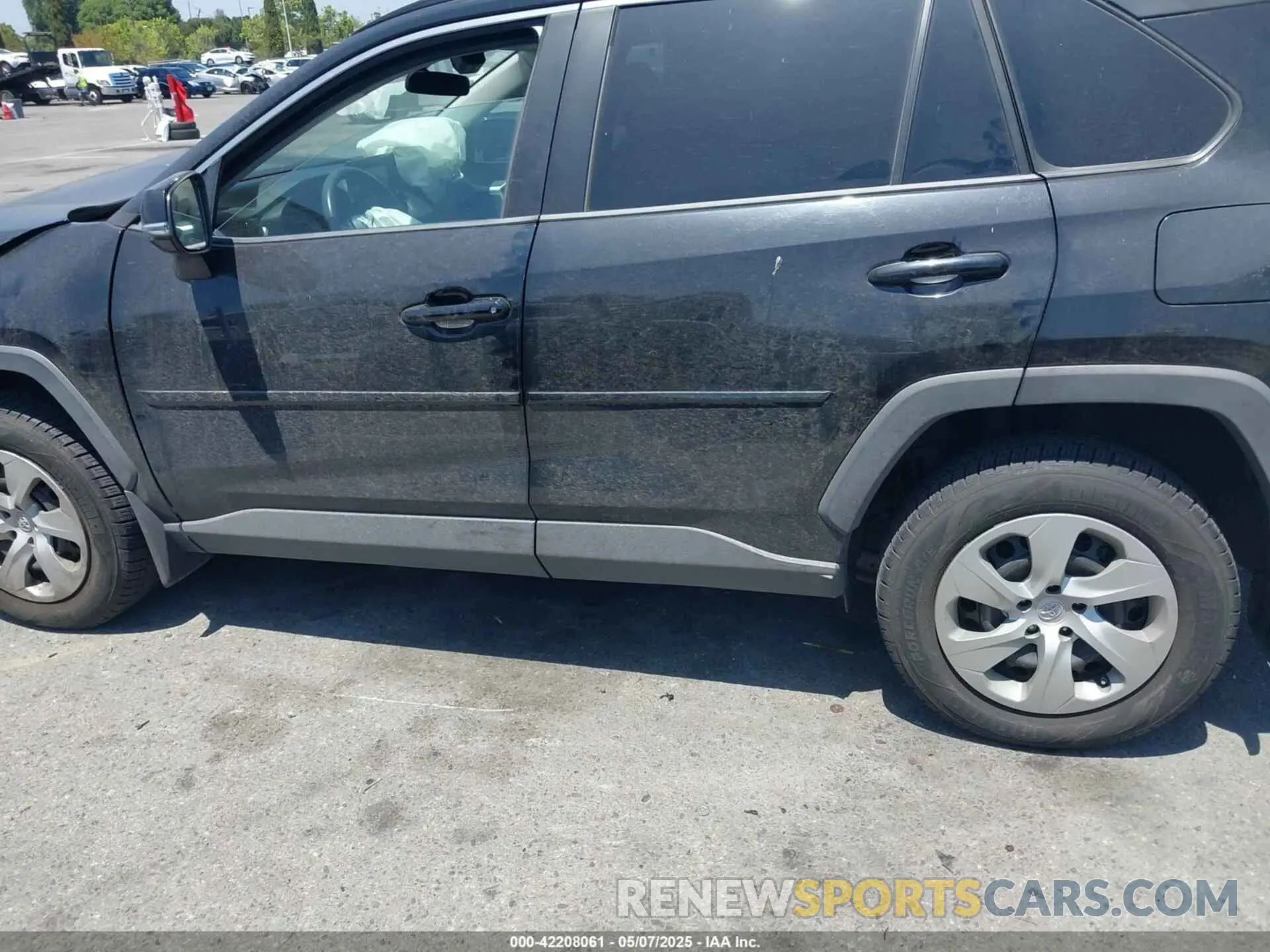 14 Photograph of a damaged car 2T3K1RFV0LW064469 TOYOTA RAV4 2020