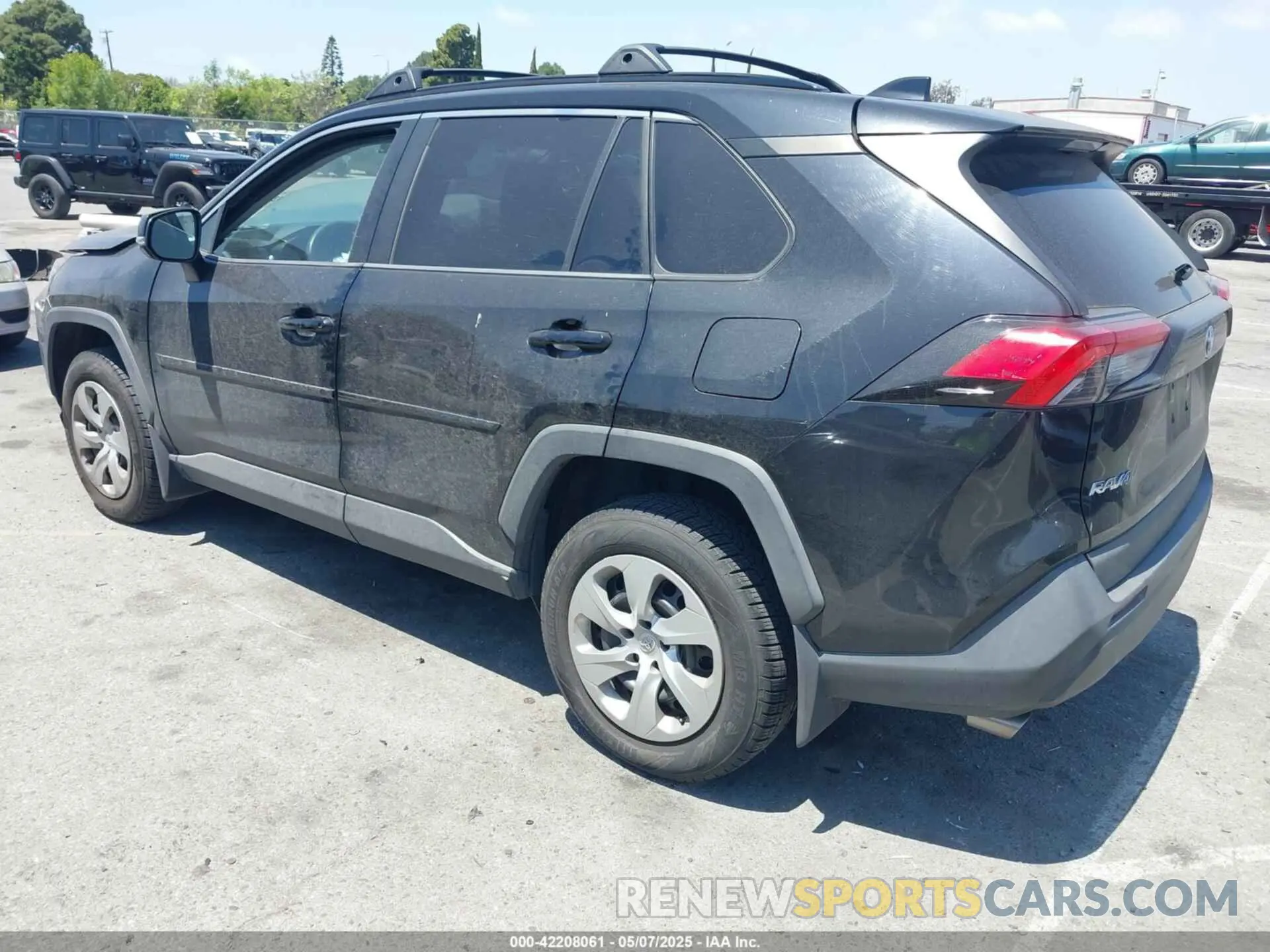 3 Photograph of a damaged car 2T3K1RFV0LW064469 TOYOTA RAV4 2020