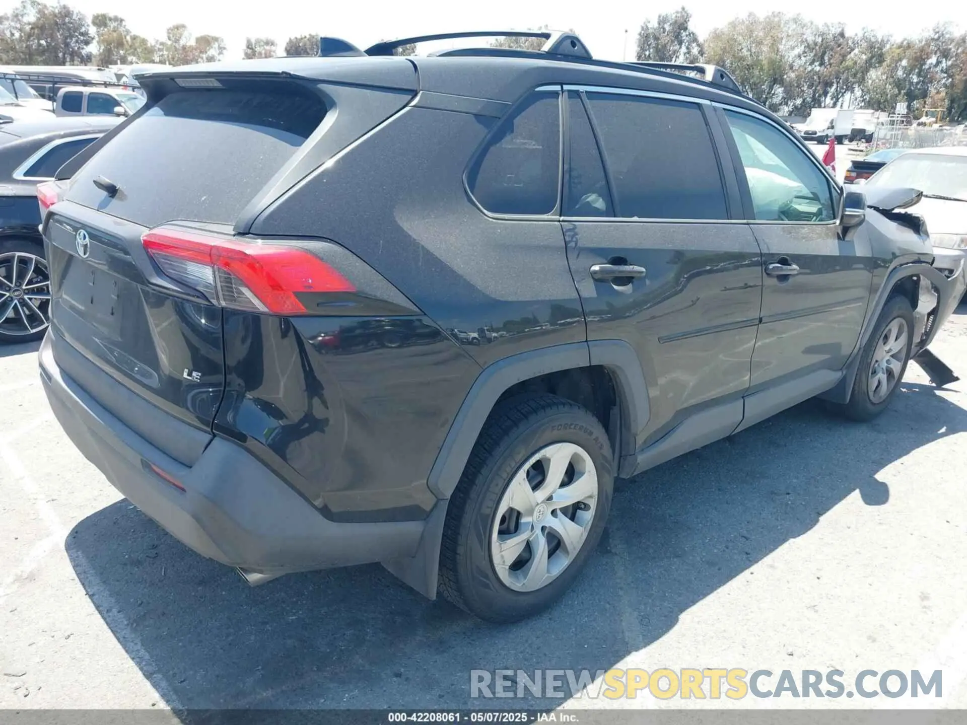 4 Photograph of a damaged car 2T3K1RFV0LW064469 TOYOTA RAV4 2020