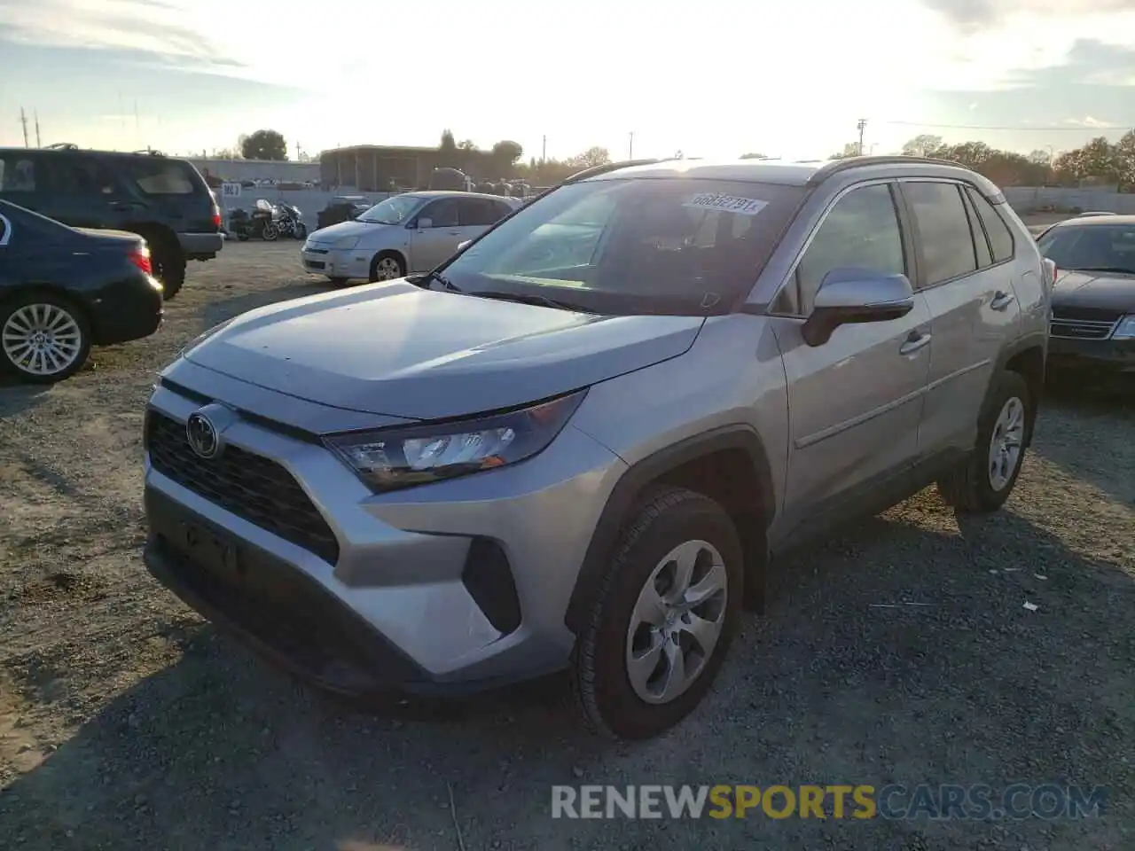 2 Photograph of a damaged car 2T3K1RFV1LC060402 TOYOTA RAV4 2020