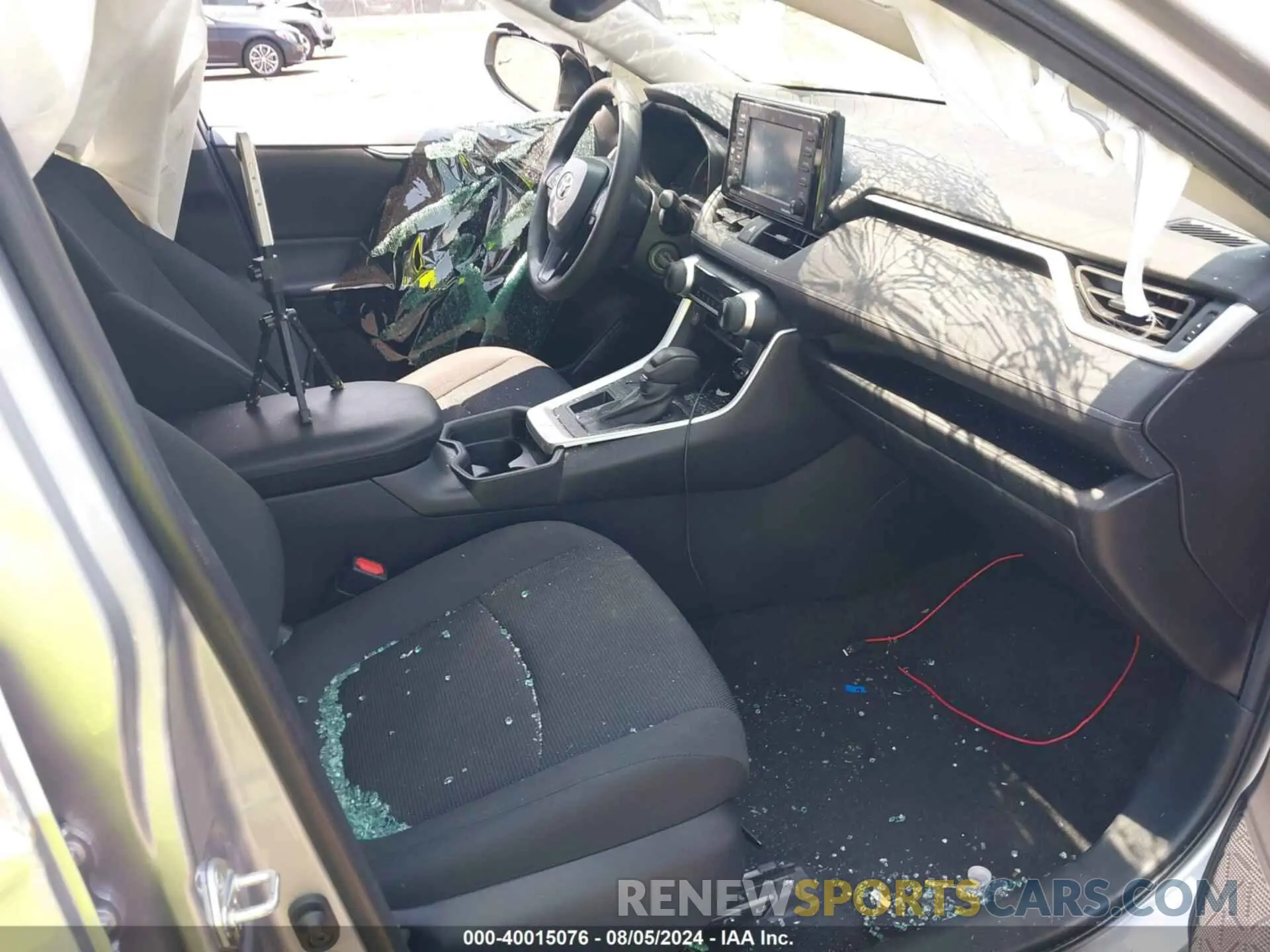 5 Photograph of a damaged car 2T3K1RFV3LW097658 TOYOTA RAV4 2020