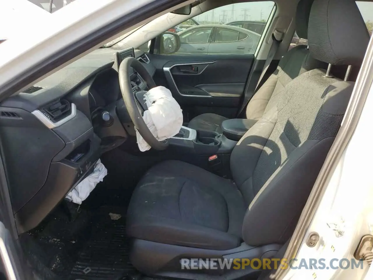 7 Photograph of a damaged car 2T3K1RFV5LC051217 TOYOTA RAV4 2020