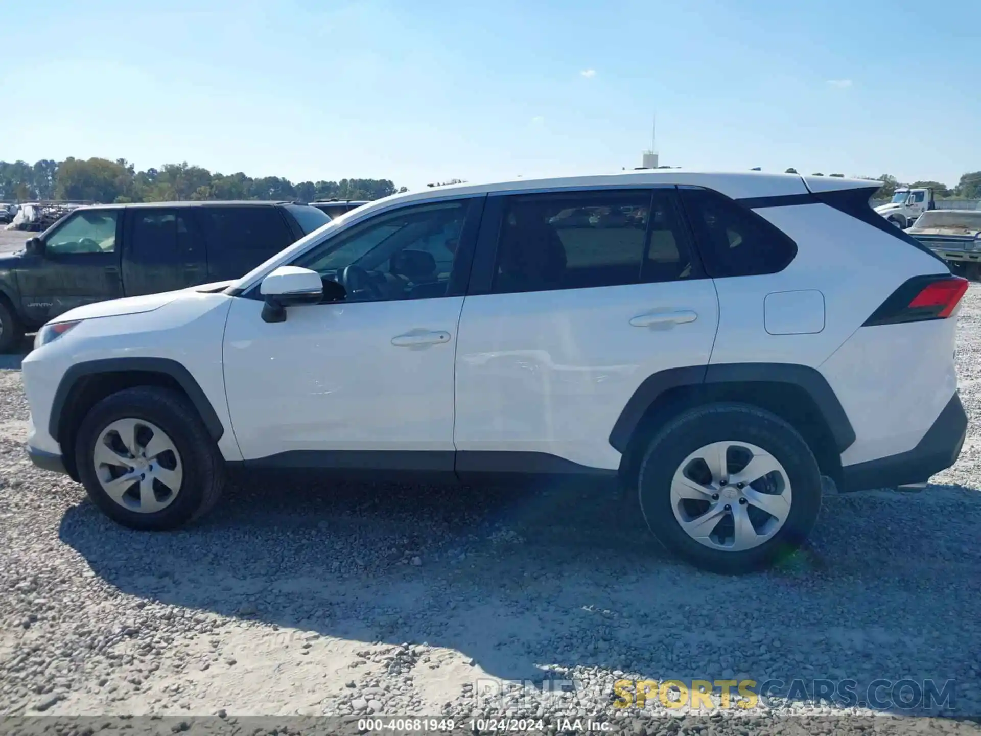 14 Photograph of a damaged car 2T3K1RFV5LC056353 TOYOTA RAV4 2020