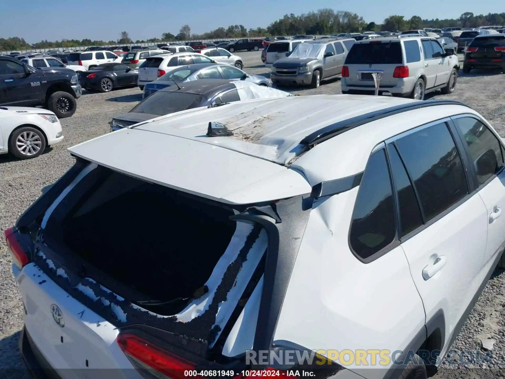 6 Photograph of a damaged car 2T3K1RFV5LC056353 TOYOTA RAV4 2020