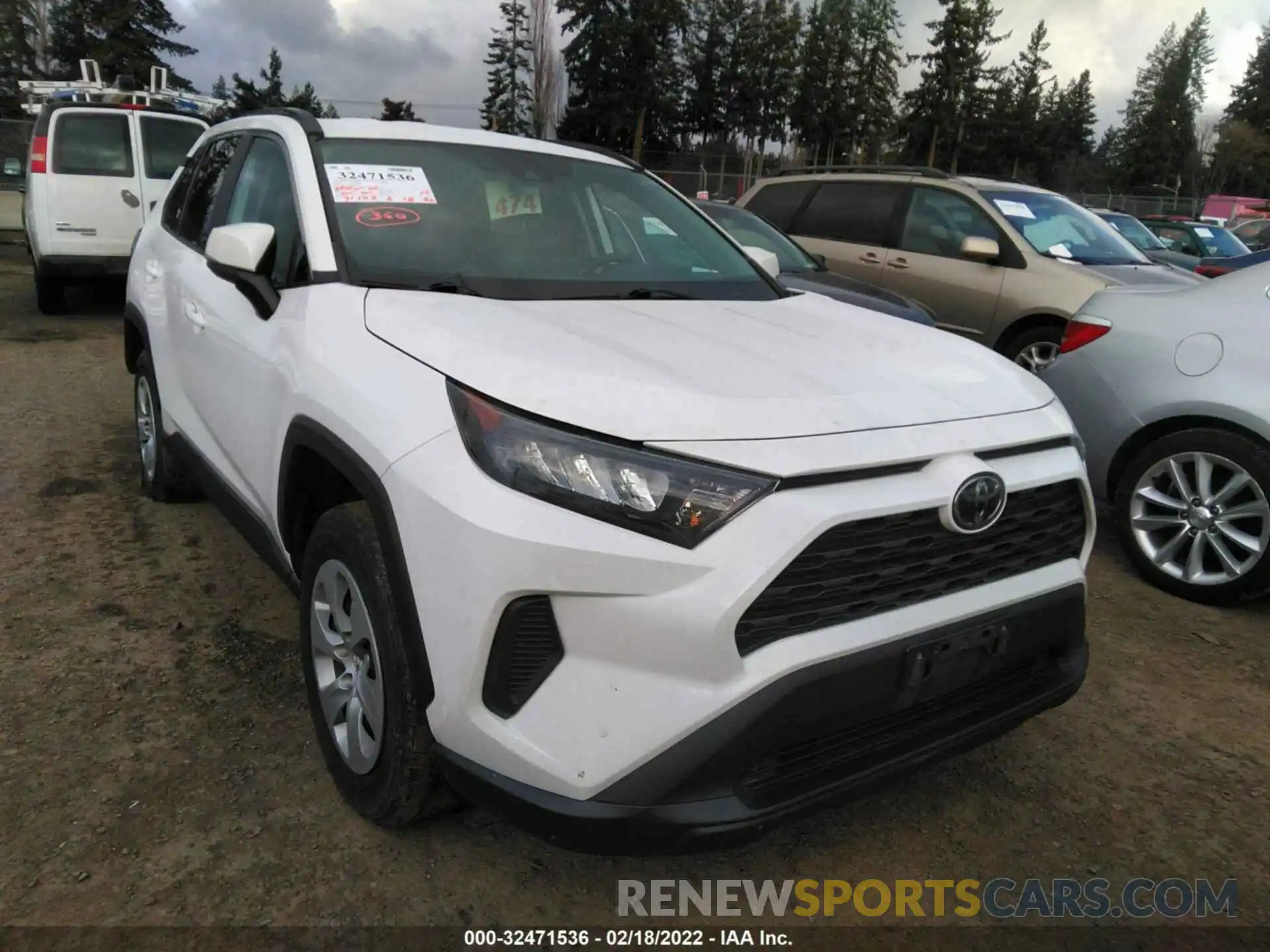 1 Photograph of a damaged car 2T3K1RFV5LC062962 TOYOTA RAV4 2020