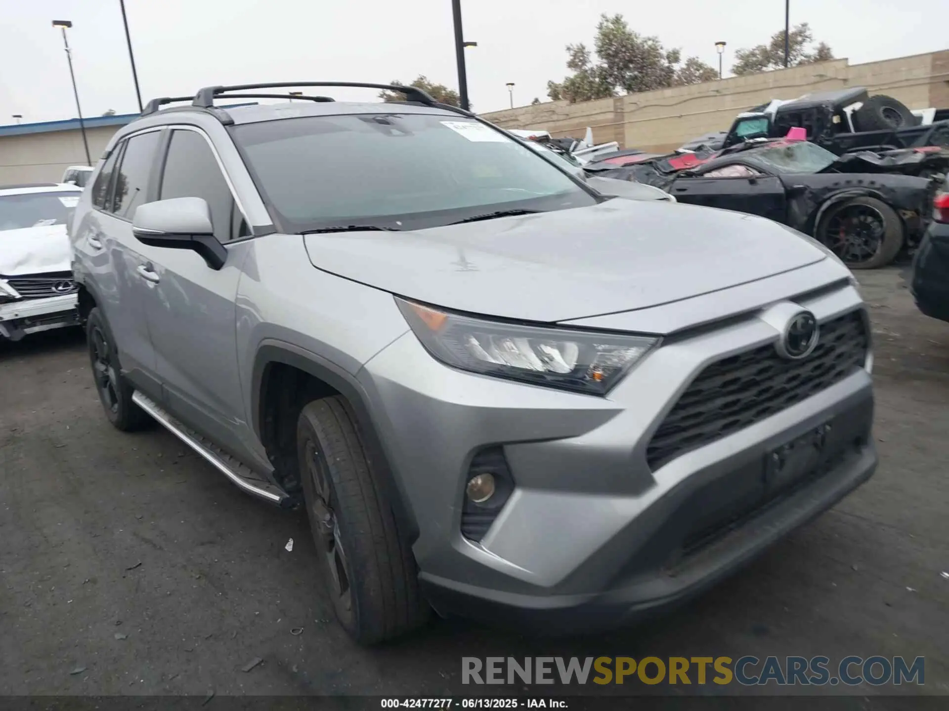 1 Photograph of a damaged car 2T3K1RFV5LW070848 TOYOTA RAV4 2020