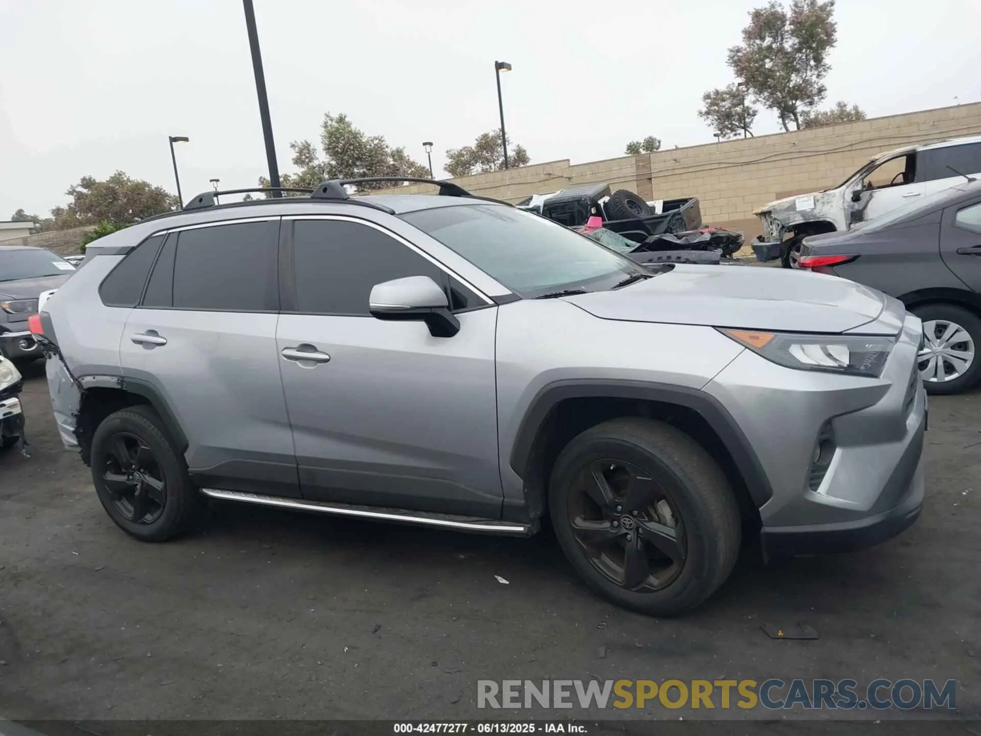 14 Photograph of a damaged car 2T3K1RFV5LW070848 TOYOTA RAV4 2020
