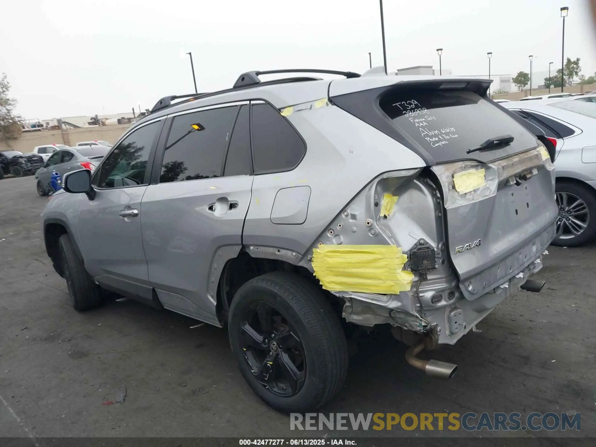 15 Photograph of a damaged car 2T3K1RFV5LW070848 TOYOTA RAV4 2020