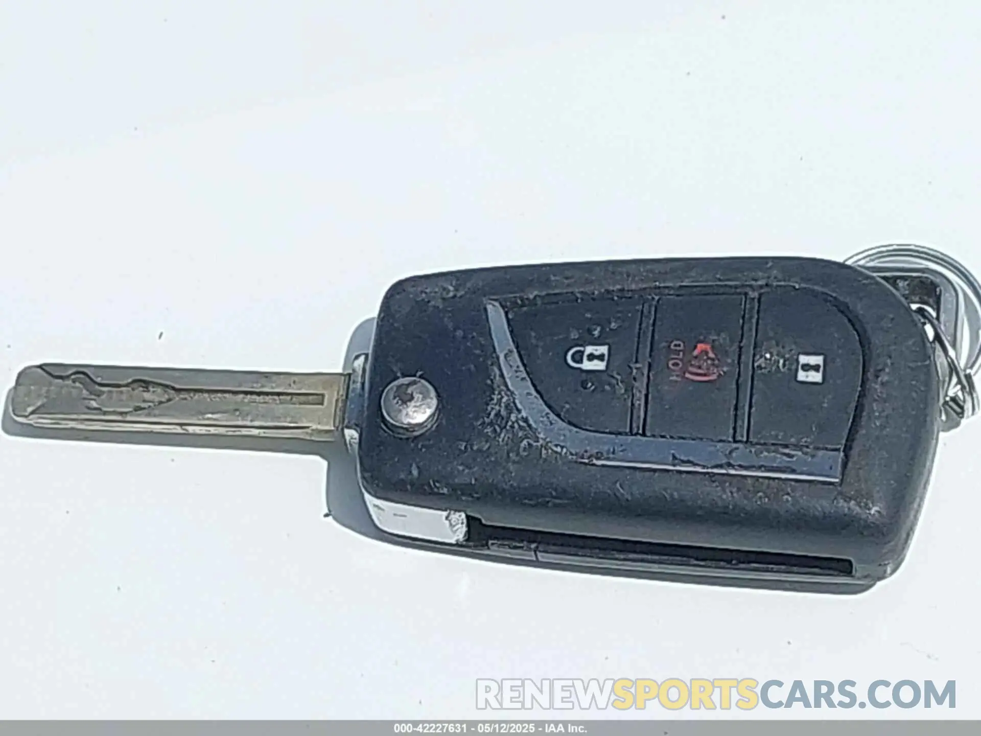11 Photograph of a damaged car 2T3K1RFV5LW084927 TOYOTA RAV4 2020