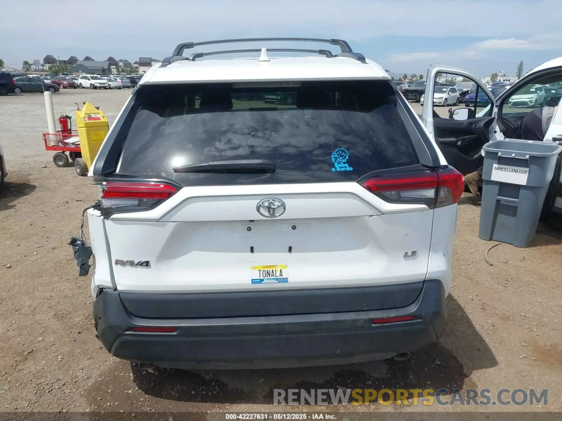 16 Photograph of a damaged car 2T3K1RFV5LW084927 TOYOTA RAV4 2020