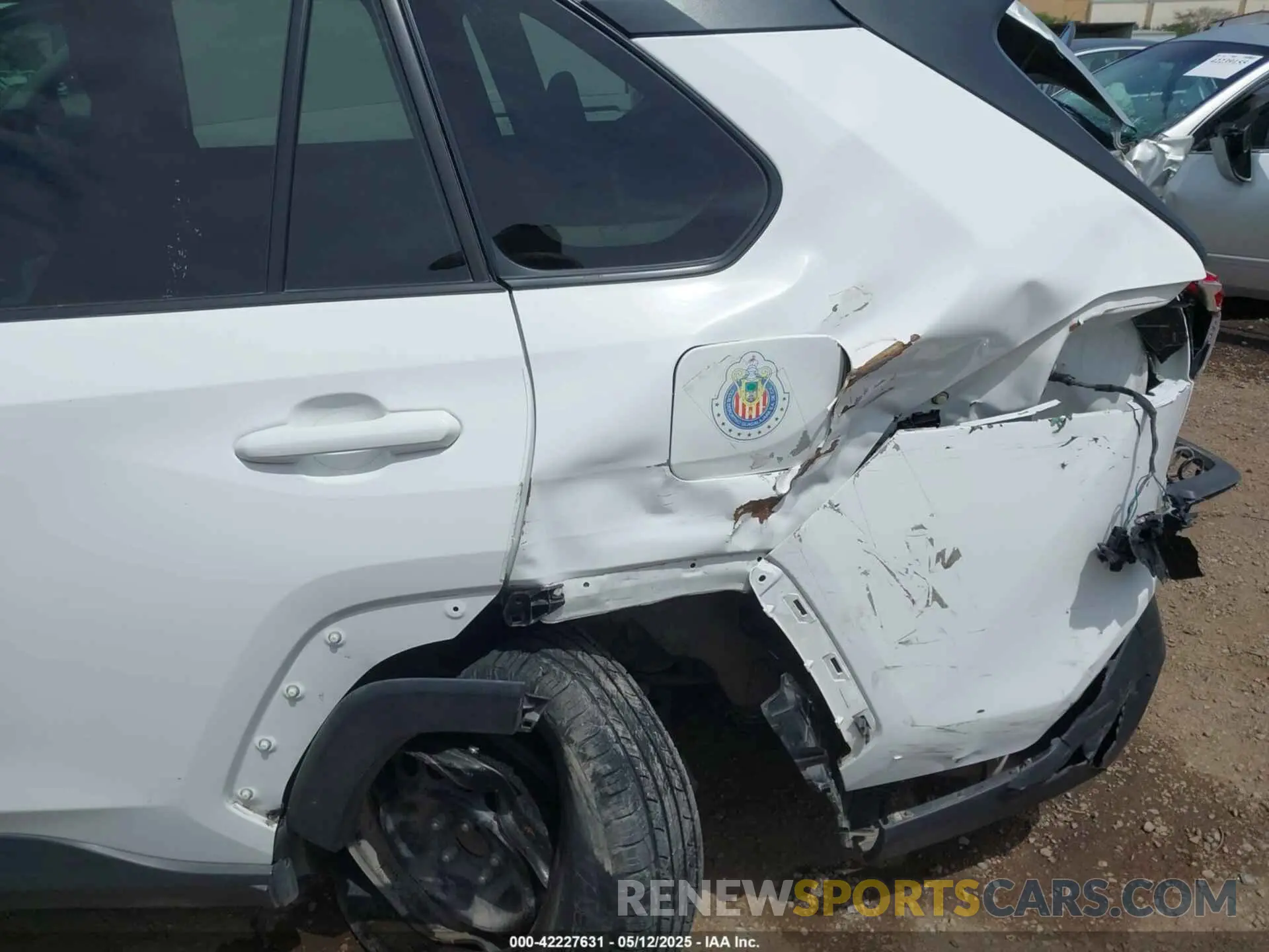 6 Photograph of a damaged car 2T3K1RFV5LW084927 TOYOTA RAV4 2020